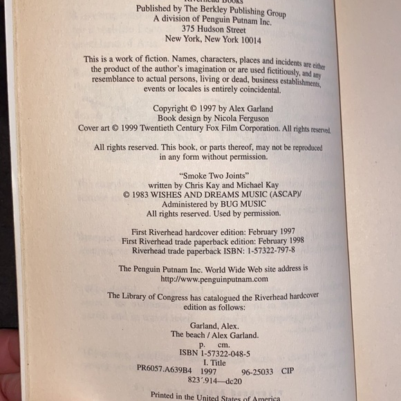 The Beach by: Alex Garland 1997 Edition Paperback - Picture 6 of 6